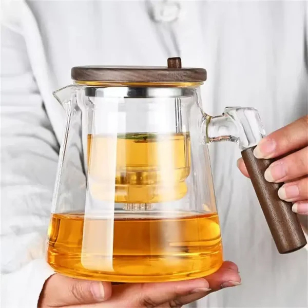 borosilicate glass teapot 900ml with stainless steel strainer and walnut wood handle on white background – heat proof loose leaf tea pot
