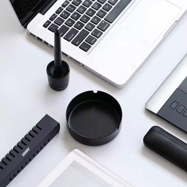 Black-stainless-steel-cigarette-ashtray-homedash