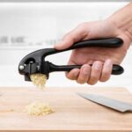 garlic press CF1603B black metal ergonomic kitchen garlic crusher tool