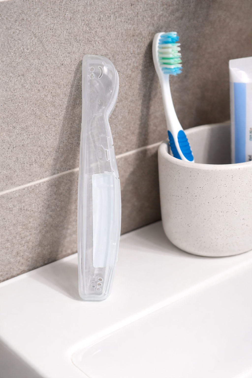 plastic toothbrush travel box clear and white hygienic case Lebanon