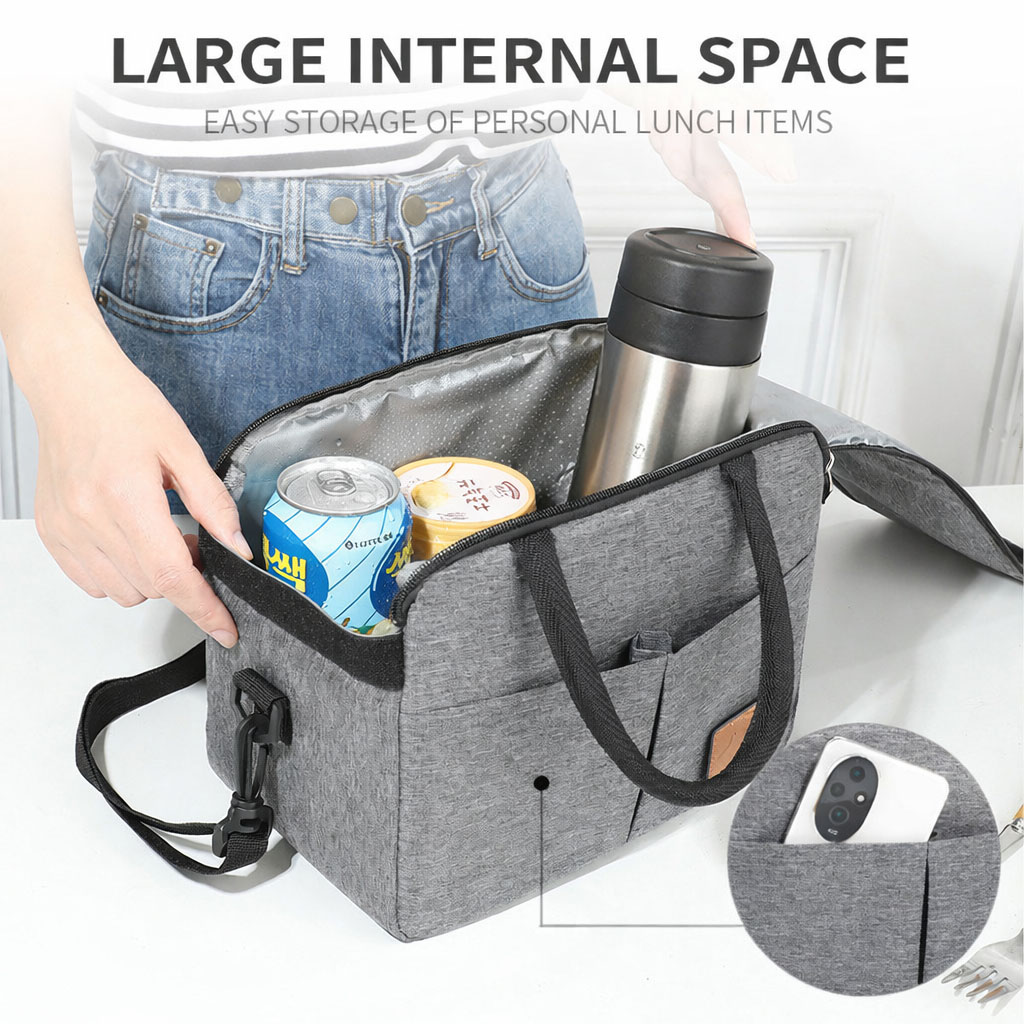 small insulated lunch bag with upper zipper and front pockets