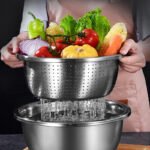 colander bowl with micro-perforated mesh for draining pasta, vegetables, fruits, salads, and kitchen food preparation.