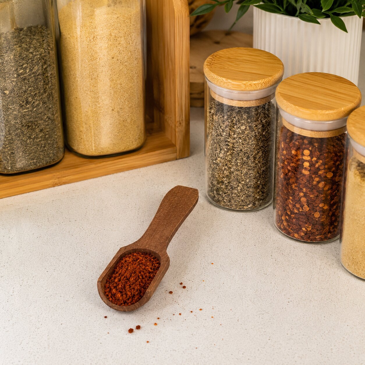 wooden spice and coffee scoop measuring 11 cm, ideal for spices, coffee, herbs, tea, sugar, and bath salts.