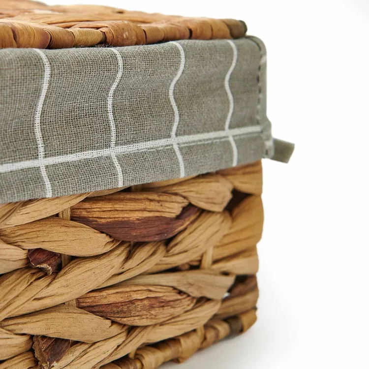 SMALL WICKER STORAGE BASKET WITH LID & LINER - Image 4