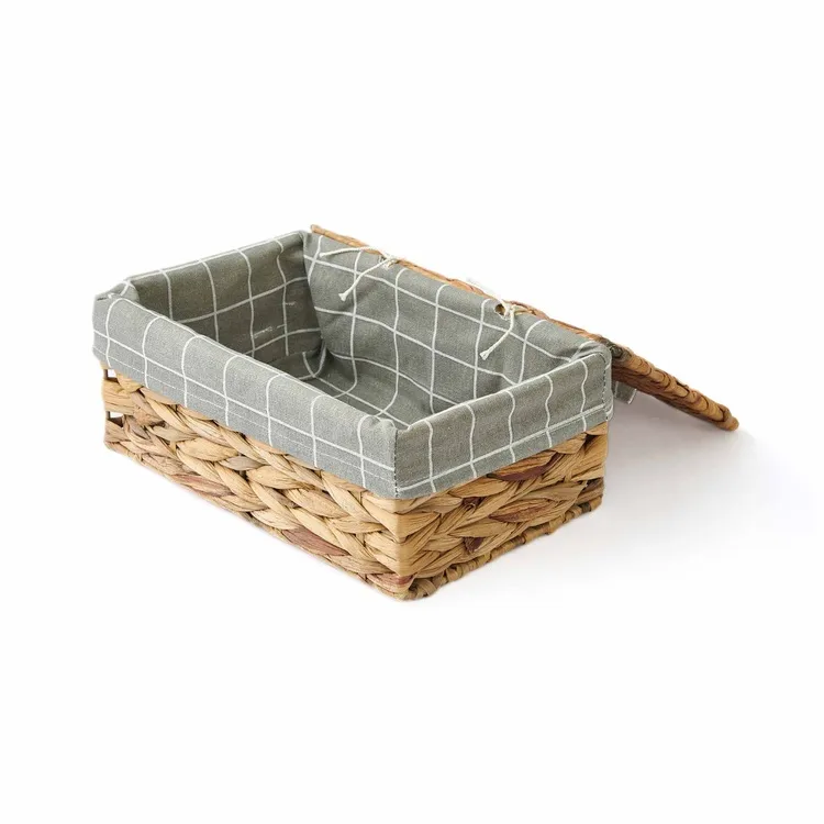 SMALL WICKER STORAGE BASKET WITH LID & LINER - Image 2