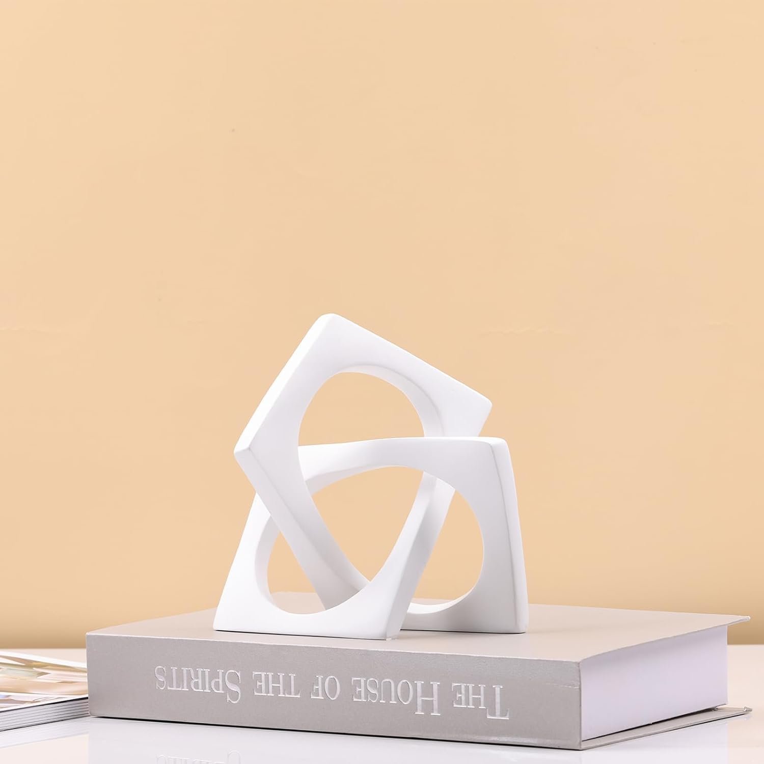 MODERN GEOMETRIC INTERLOCKING RESIN SCULPTURE 16.5 CM