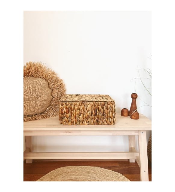 LARGE WICKER STORAGE BASKET WITH ATTACHED LID - Image 3