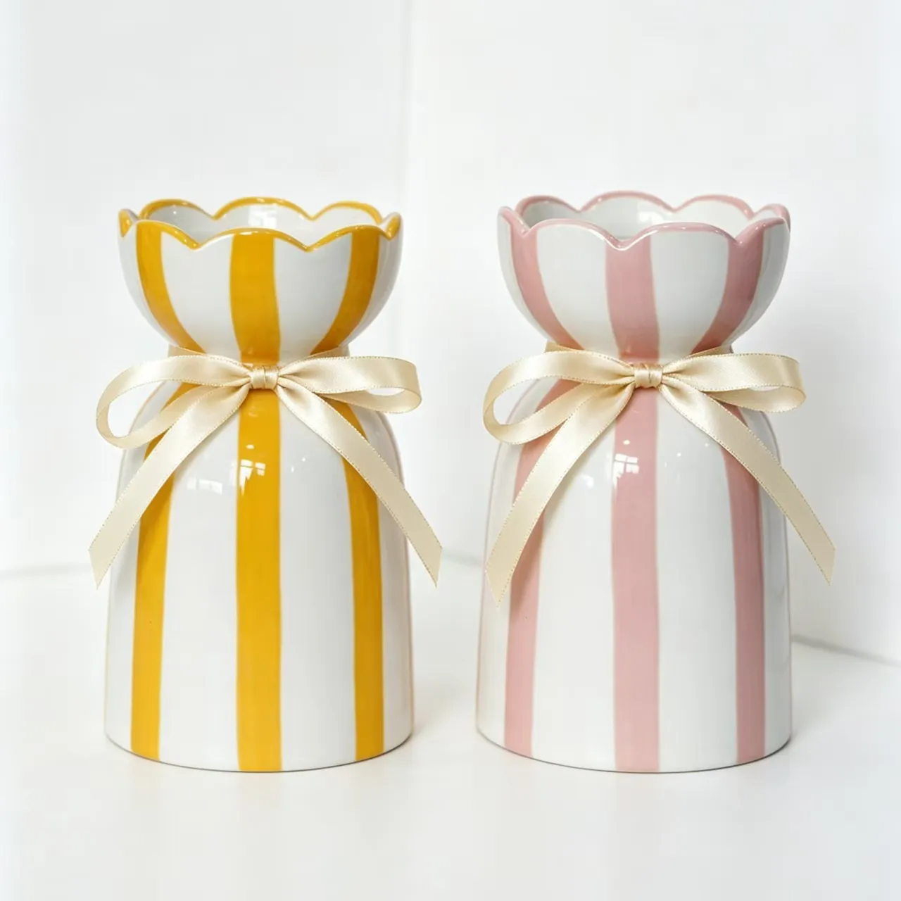 LARGE CERAMIC DECORATIVE FLOWER VASE WITH BOW